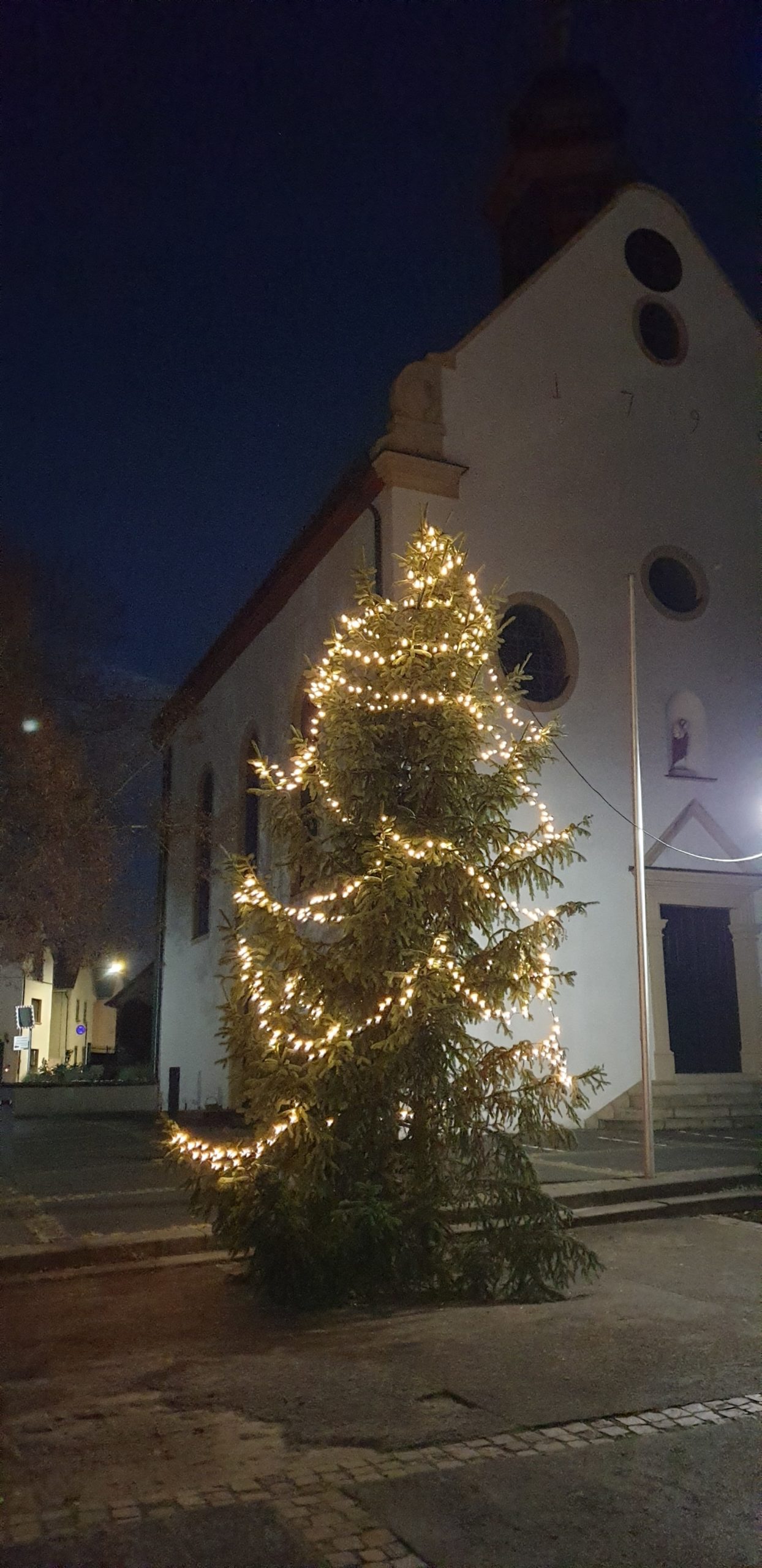 Tannenbaum_Kirche